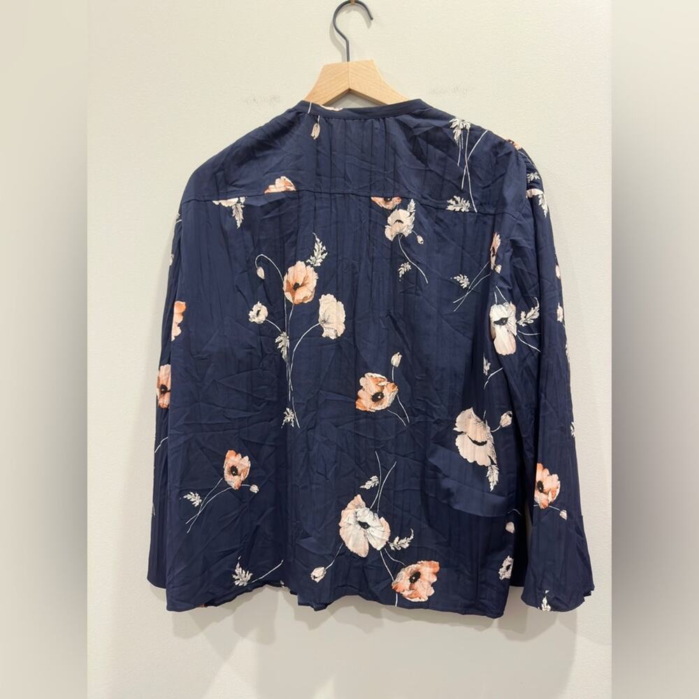 Vince Tossed Poppy Pleated 3/4 Sleeve Blouse (size L) - Picture 8 of 9